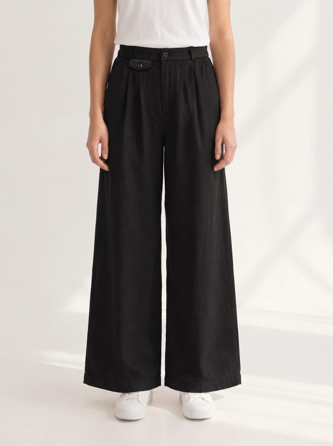 DUSTLINE Pleat Trousers